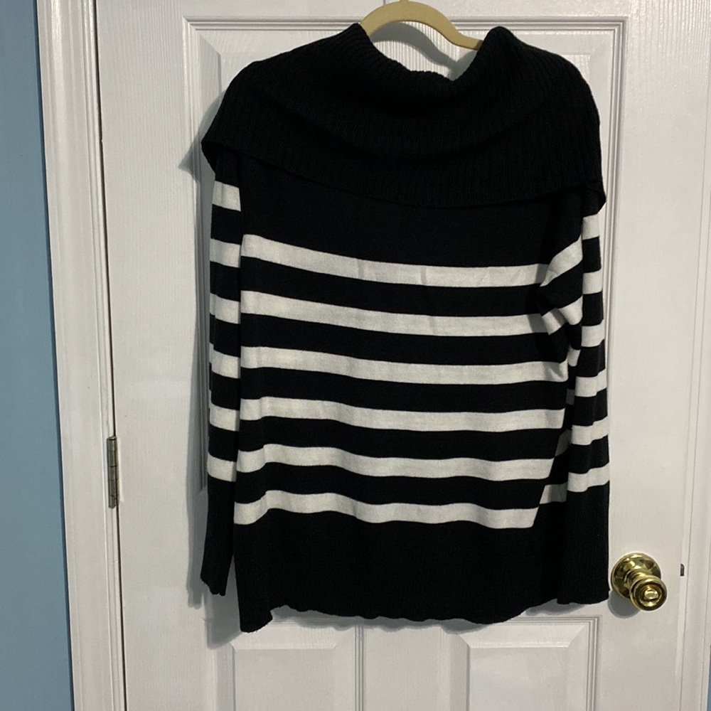 New York & Company Black and White Cowl Sweater Size XL - Picture 3 of 5
